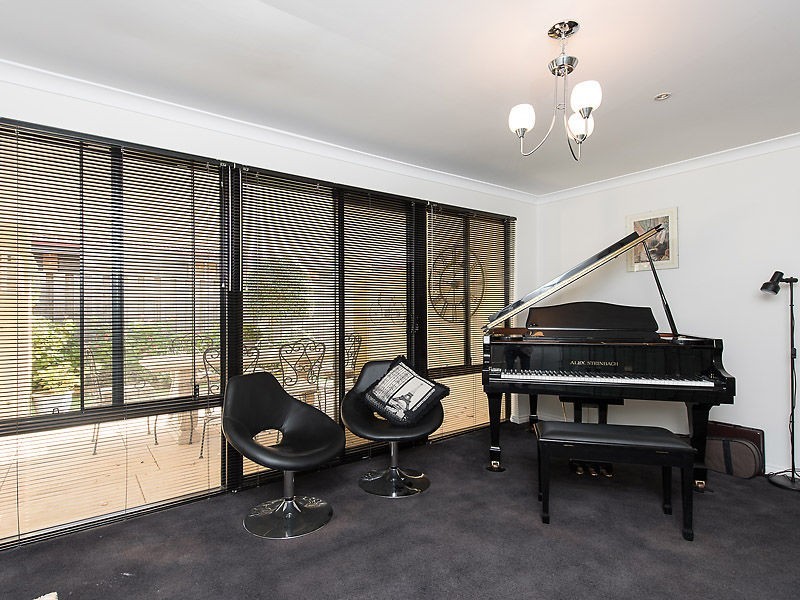 31 Cheval Place, Canning Vale WA 6155