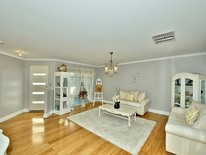 25 Woorabinda Rise, Lakelands WA 6180