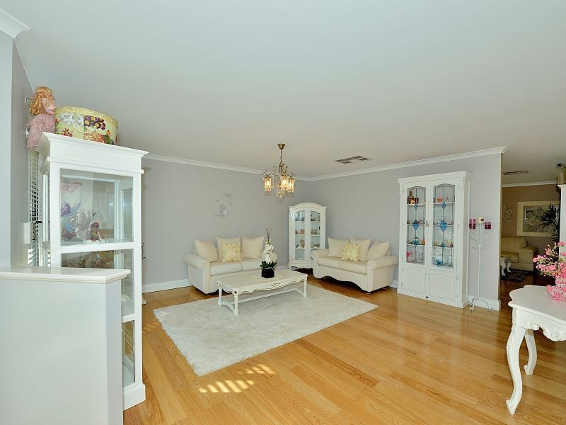 25 Woorabinda Rise, Lakelands WA 6180