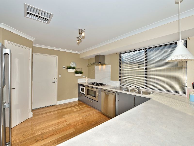 25 Woorabinda Rise, Lakelands WA 6180