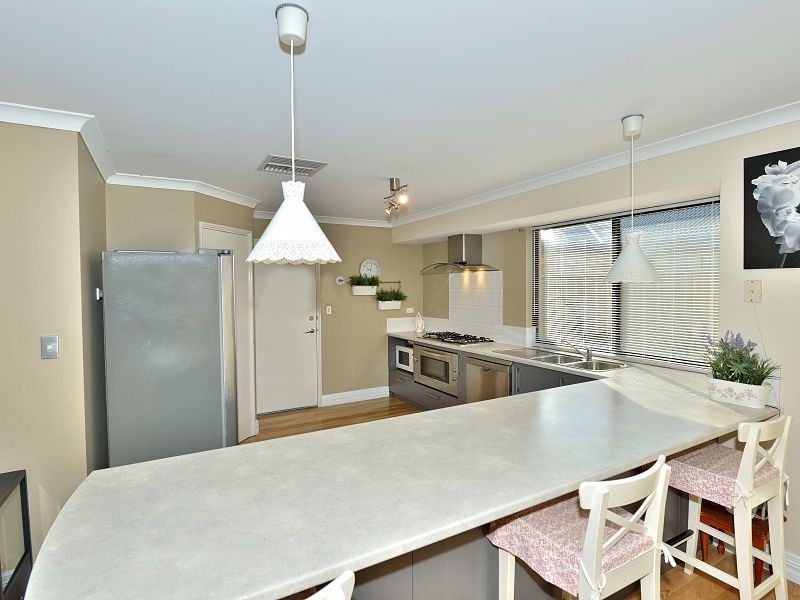 25 Woorabinda Rise, Lakelands WA 6180