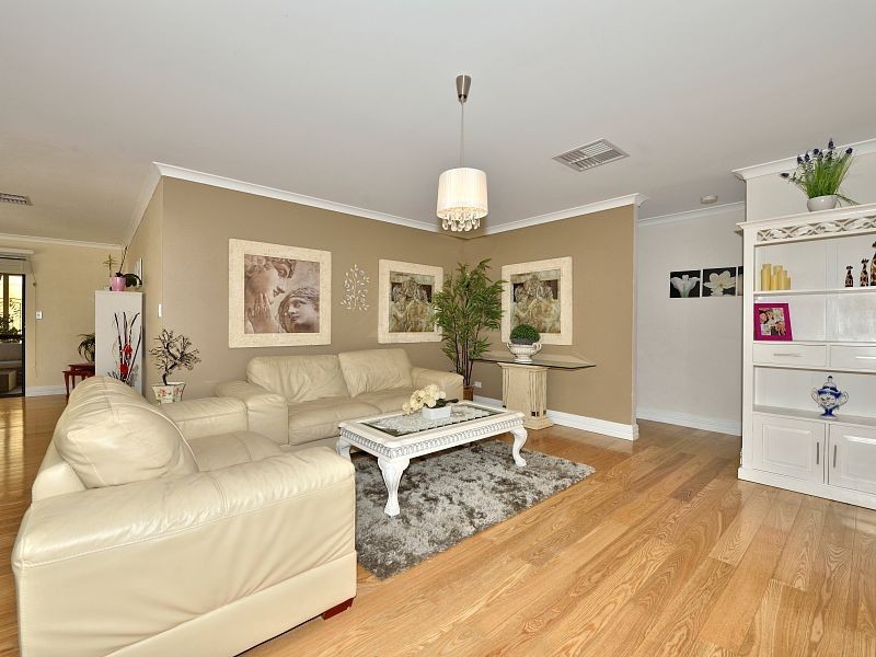 25 Woorabinda Rise, Lakelands WA 6180