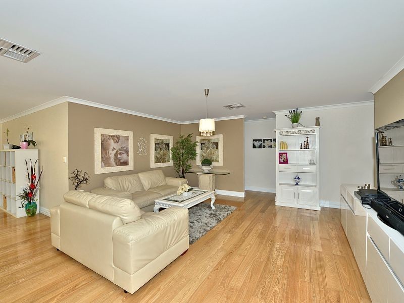 25 Woorabinda Rise, Lakelands WA 6180