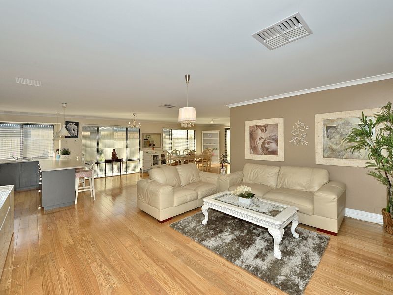 25 Woorabinda Rise, Lakelands WA 6180