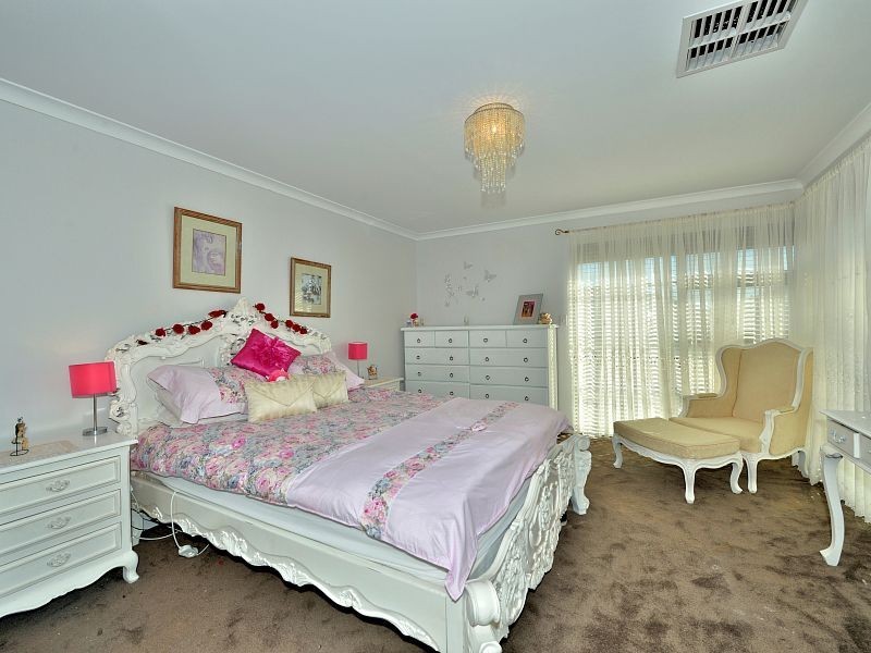 25 Woorabinda Rise, Lakelands WA 6180