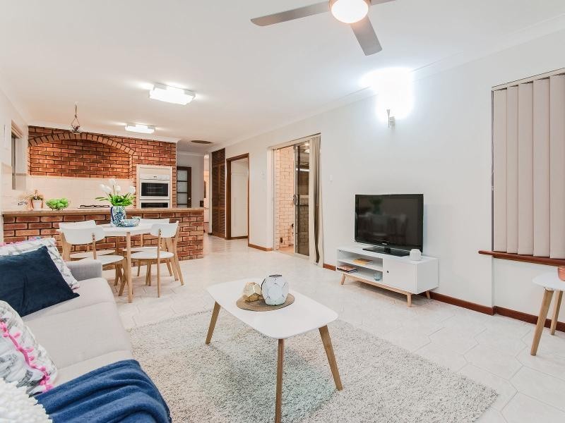 10 Jesmond Street, Safety Bay WA 6169