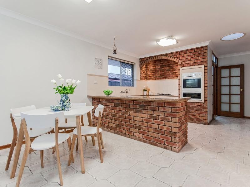 10 Jesmond Street, Safety Bay WA 6169