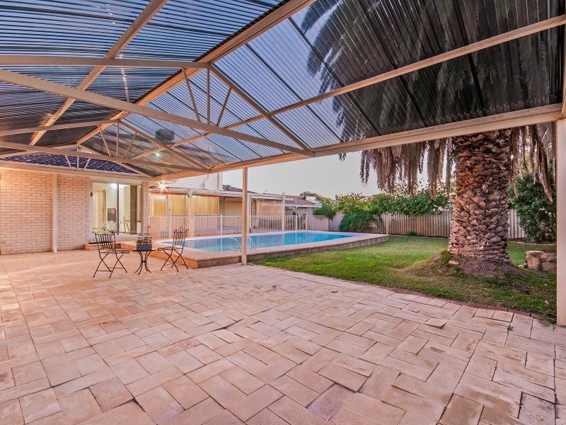 10 Jesmond Street, Safety Bay WA 6169