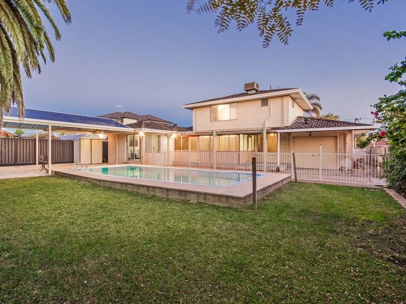 10 Jesmond Street, Safety Bay WA 6169