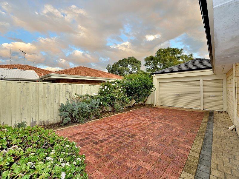 7 Seminole Avenue, Meadow Springs WA 6210