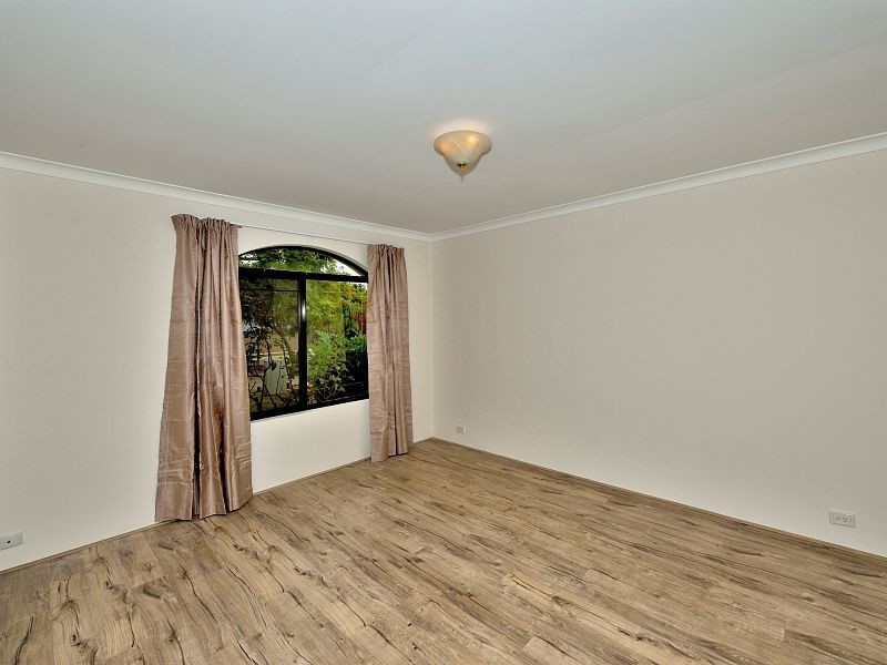 7 Seminole Avenue, Meadow Springs WA 6210