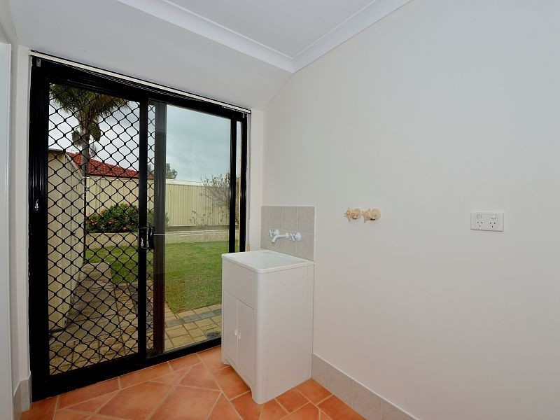 7 Seminole Avenue, Meadow Springs WA 6210