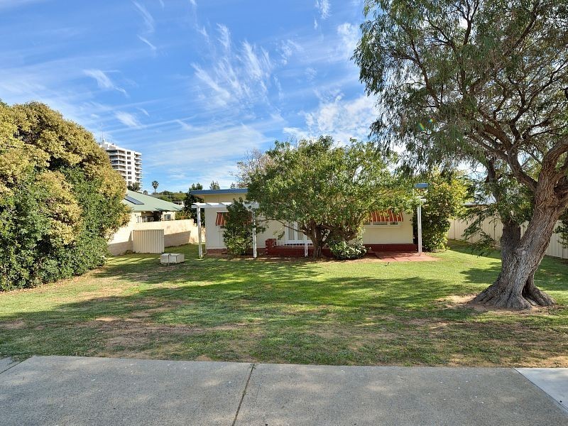 24 Shayne Street, Halls Head WA 6210