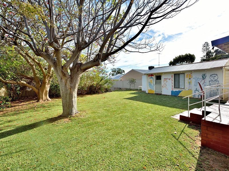 24 Shayne Street, Halls Head WA 6210