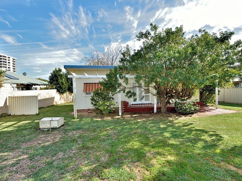 24 Shayne Street, Halls Head WA 6210