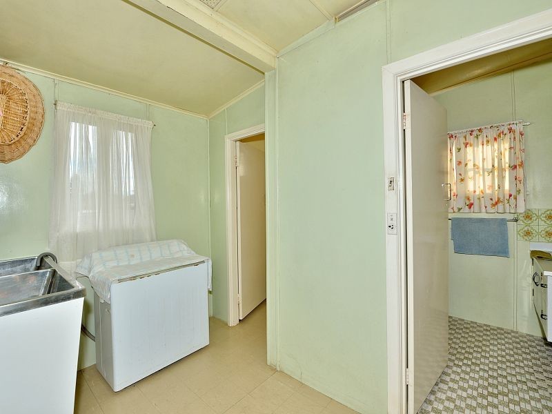 24 Shayne Street, Halls Head WA 6210