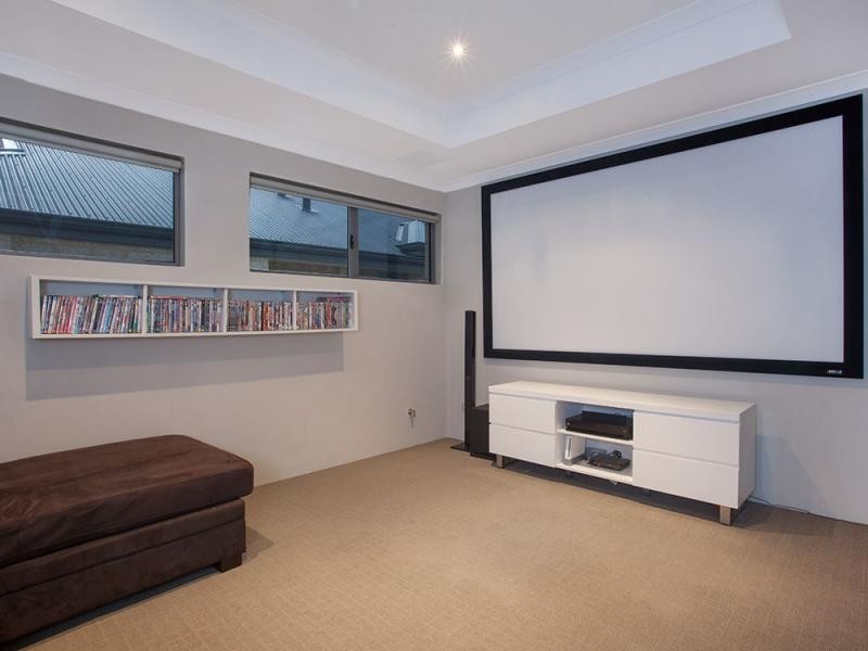 57 Rosinski Circle, Tapping WA 6065