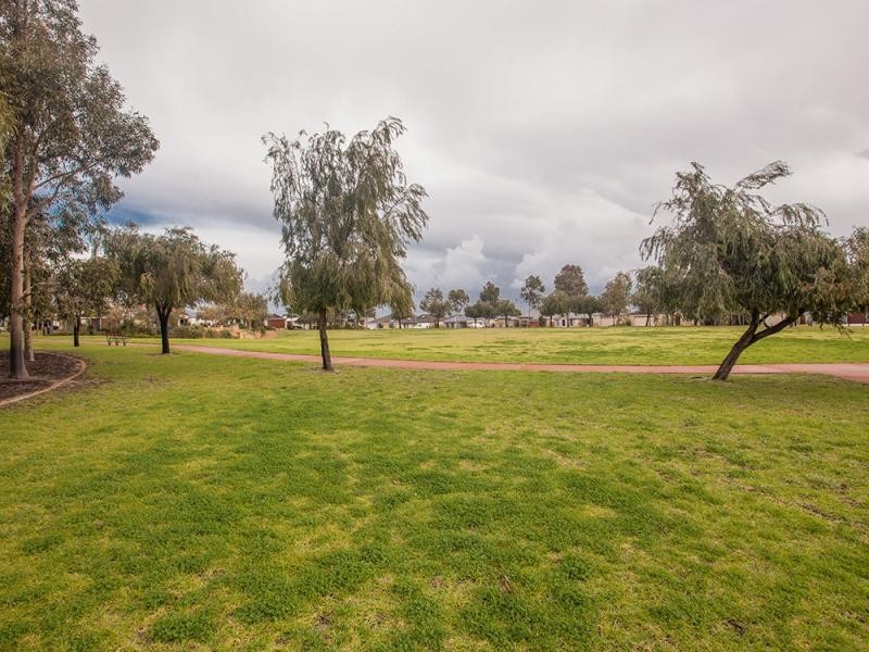 57 Rosinski Circle, Tapping WA 6065