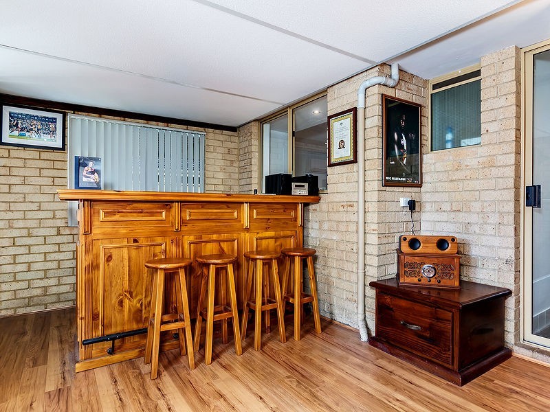 4 Knoll Place, Kiara WA 6054