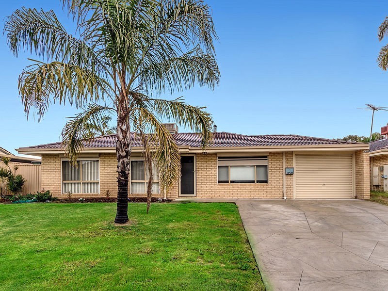 4 Knoll Place, Kiara WA 6054