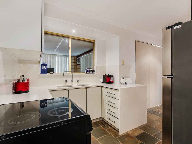 4 Knoll Place, Kiara WA 6054