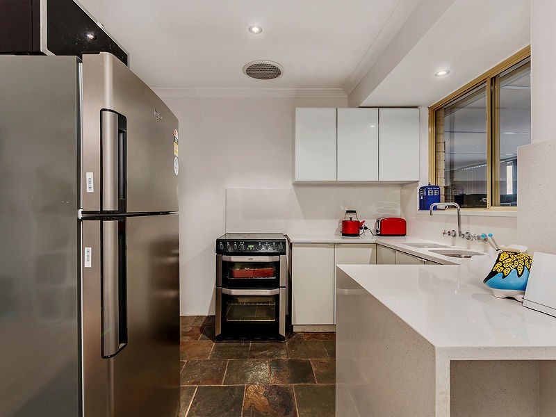 4 Knoll Place, Kiara WA 6054