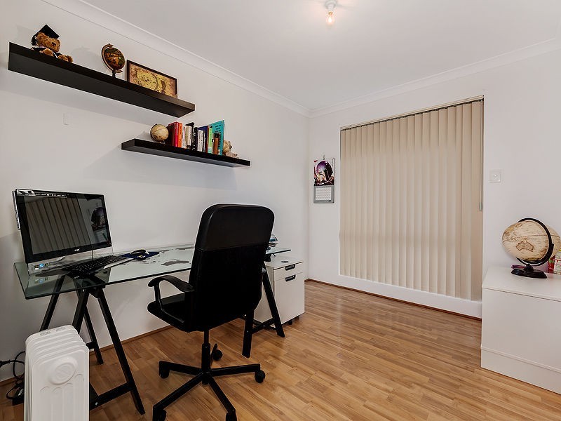 4 Knoll Place, Kiara WA 6054