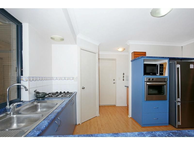 6 Carnoustie Gardens, Meadow Springs WA 6210