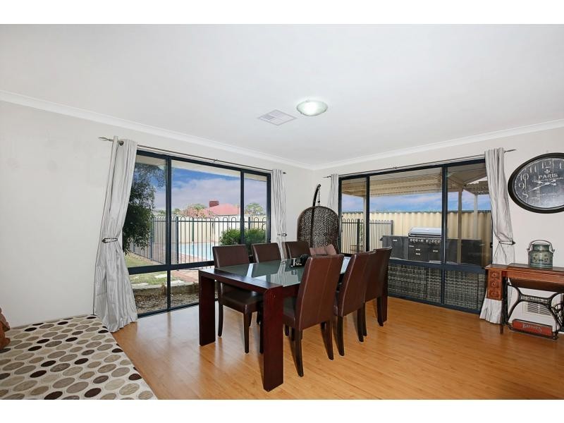 6 Carnoustie Gardens, Meadow Springs WA 6210