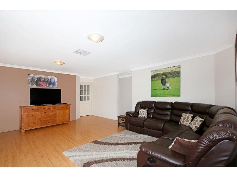 6 Carnoustie Gardens, Meadow Springs WA 6210