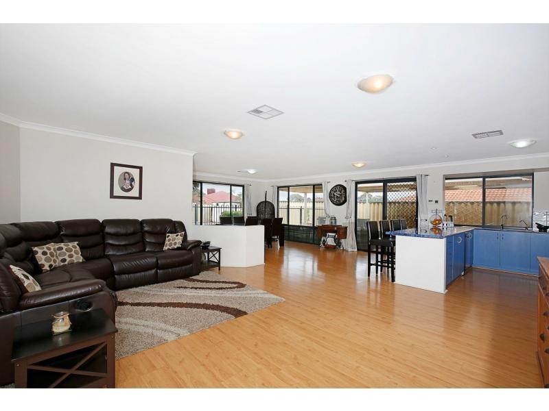 6 Carnoustie Gardens, Meadow Springs WA 6210