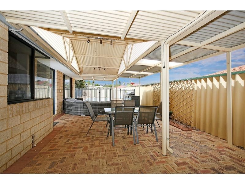 6 Carnoustie Gardens, Meadow Springs WA 6210