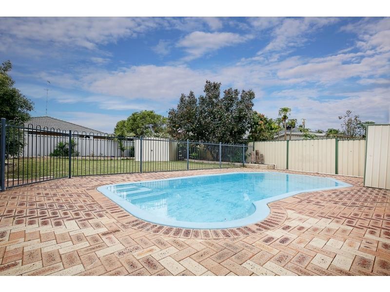 6 Carnoustie Gardens, Meadow Springs WA 6210