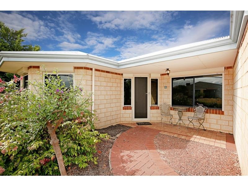 6 Carnoustie Gardens, Meadow Springs WA 6210
