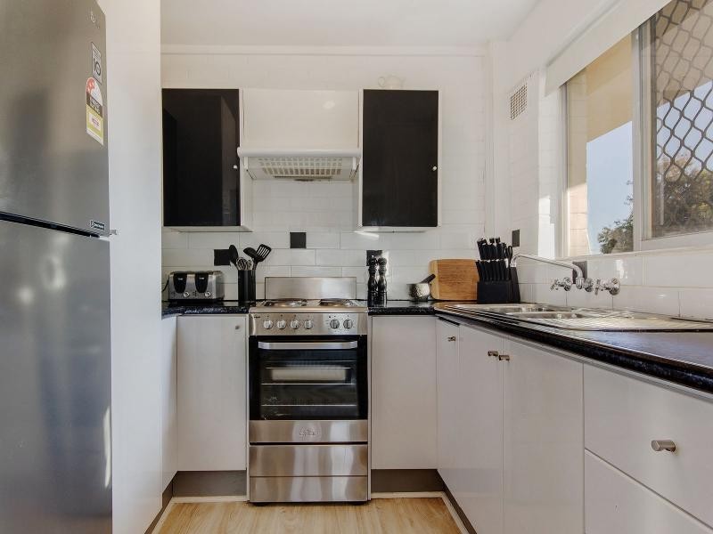 1/45 Parkin Street, Rockingham WA 6168