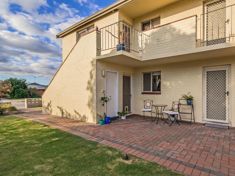 1/45 Parkin Street, Rockingham WA 6168
