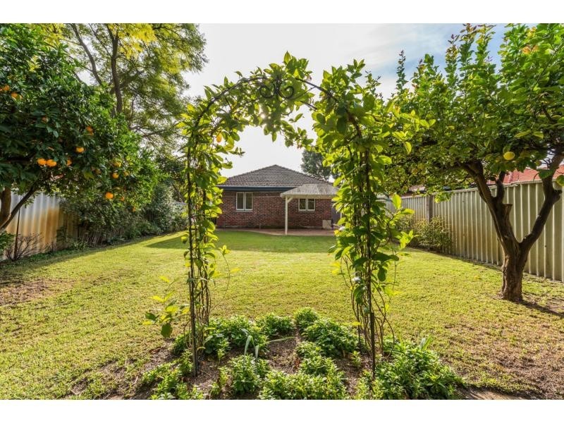 13 Gwenyfred Road, Kensington WA 6151