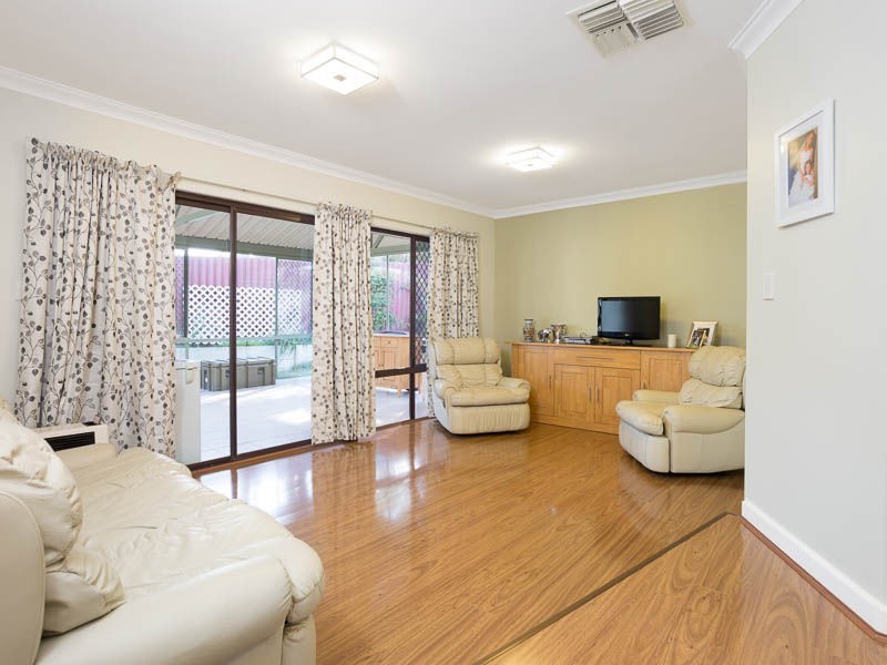 9 Crake Place, Yangebup WA 6164