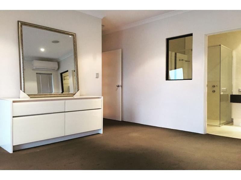 10 New England Vista, Aubin Grove WA 6164