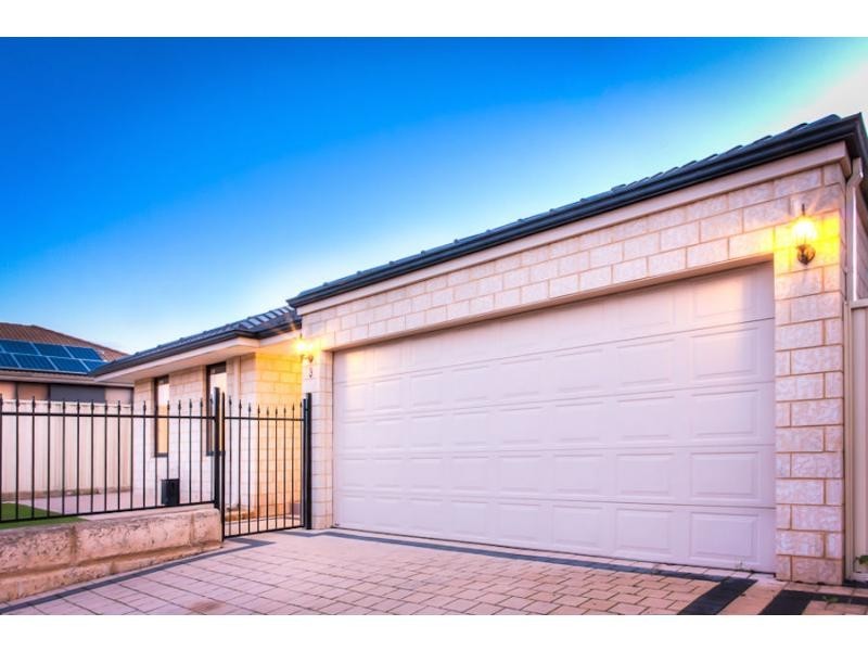 3 Cobby Place, Marangaroo WA 6064