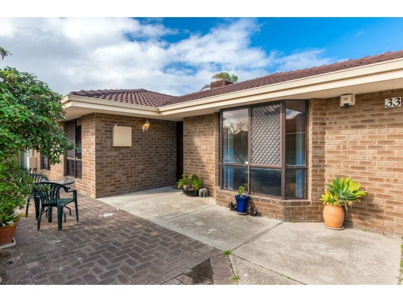 33 Deyoung Road, Craigie WA 6025