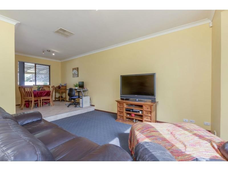 33 Deyoung Road, Craigie WA 6025