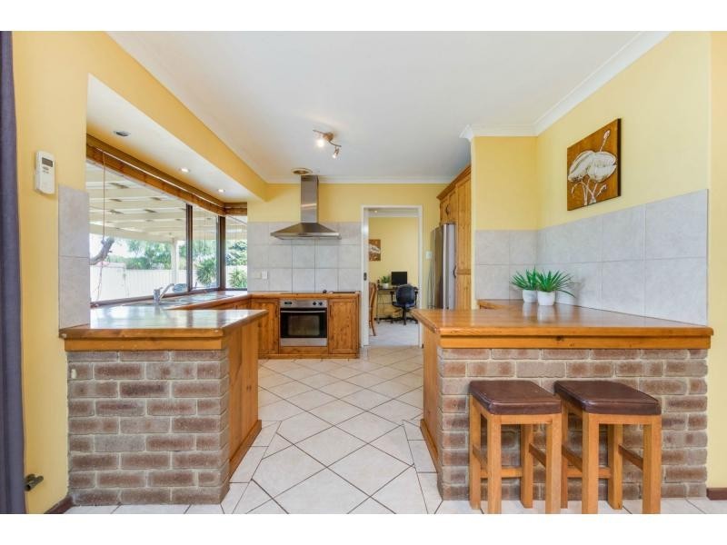 33 Deyoung Road, Craigie WA 6025