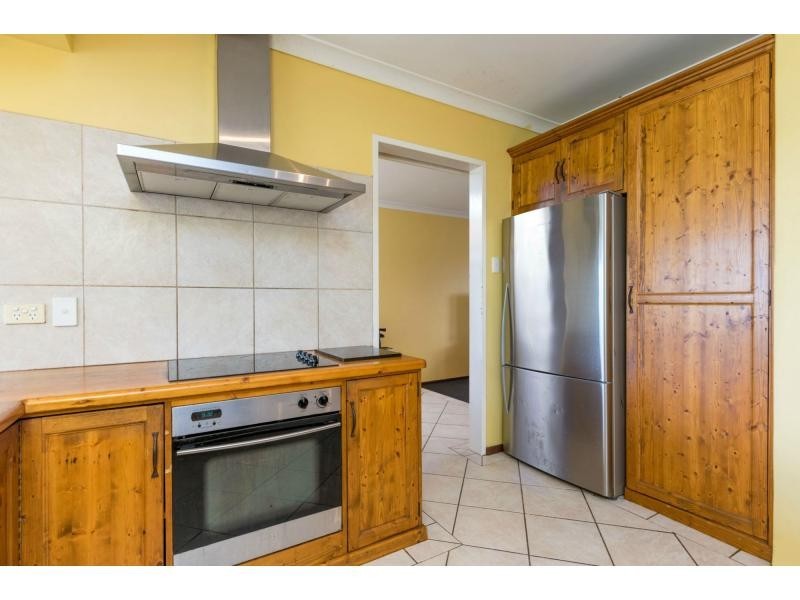 33 Deyoung Road, Craigie WA 6025