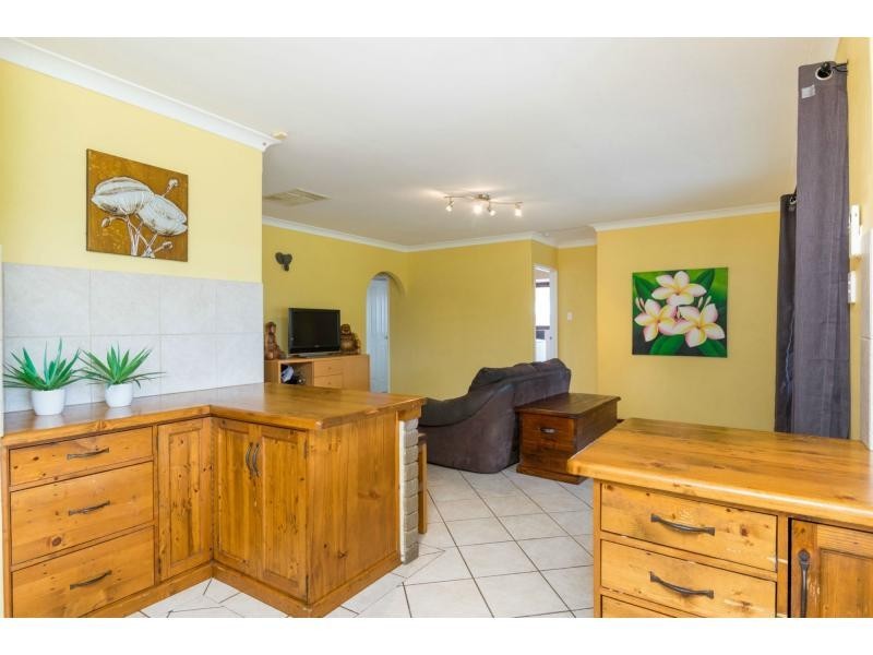 33 Deyoung Road, Craigie WA 6025