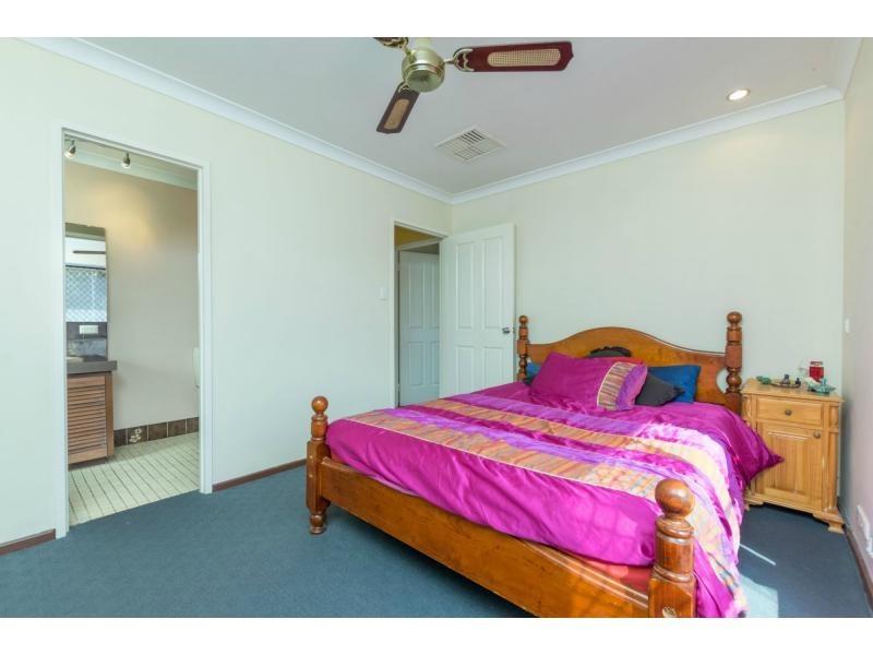 33 Deyoung Road, Craigie WA 6025