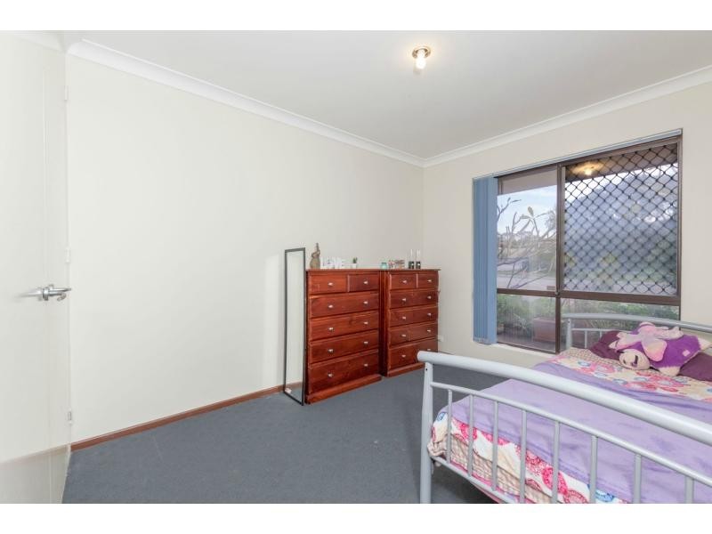 33 Deyoung Road, Craigie WA 6025