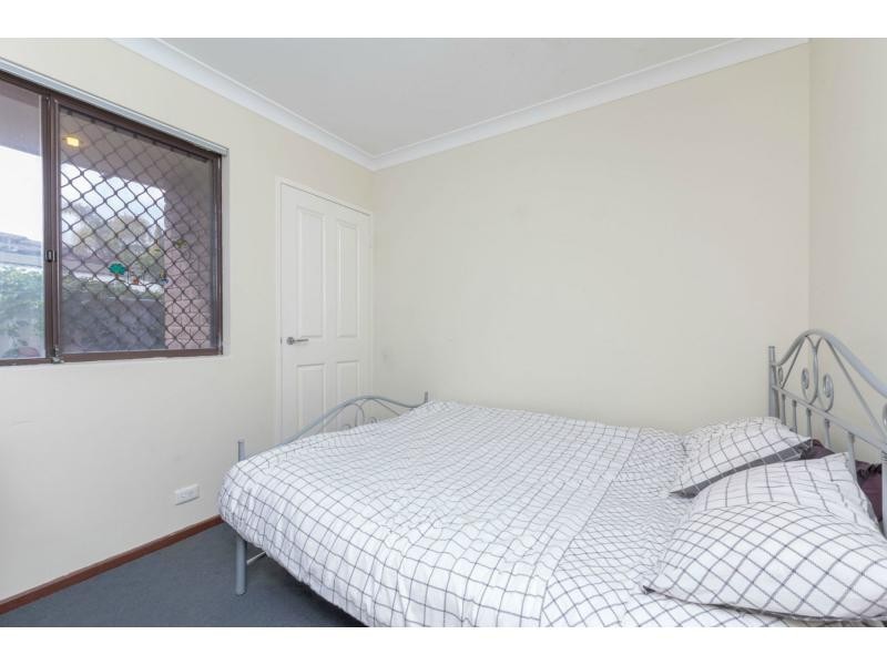 33 Deyoung Road, Craigie WA 6025