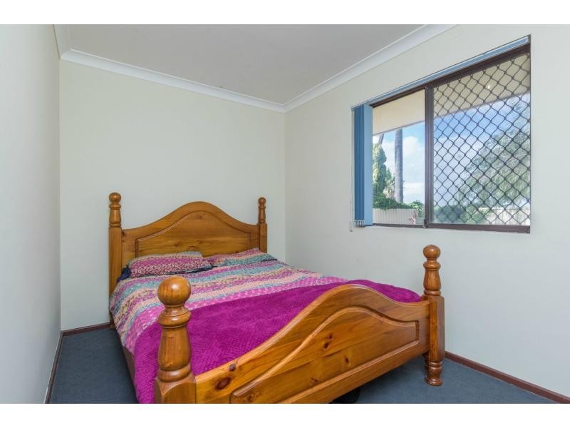 33 Deyoung Road, Craigie WA 6025