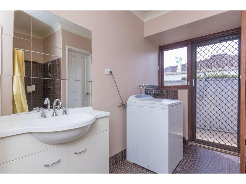 33 Deyoung Road, Craigie WA 6025